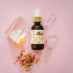 Body spray to heal sacral chakra, essnetial oils, crystals